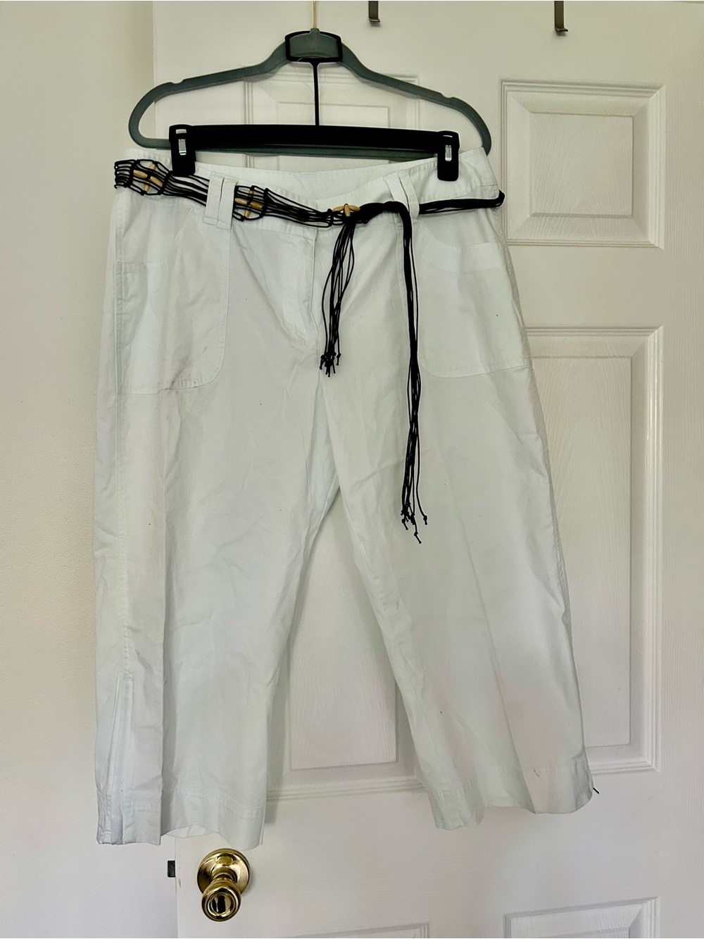 White womens capri pants size 16